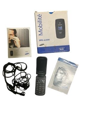 Samsung SPH-m500 Black Flip Phone with Accessories original box retro tech